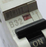 32A circuit breaker